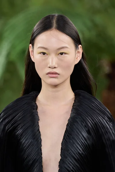 Look 5